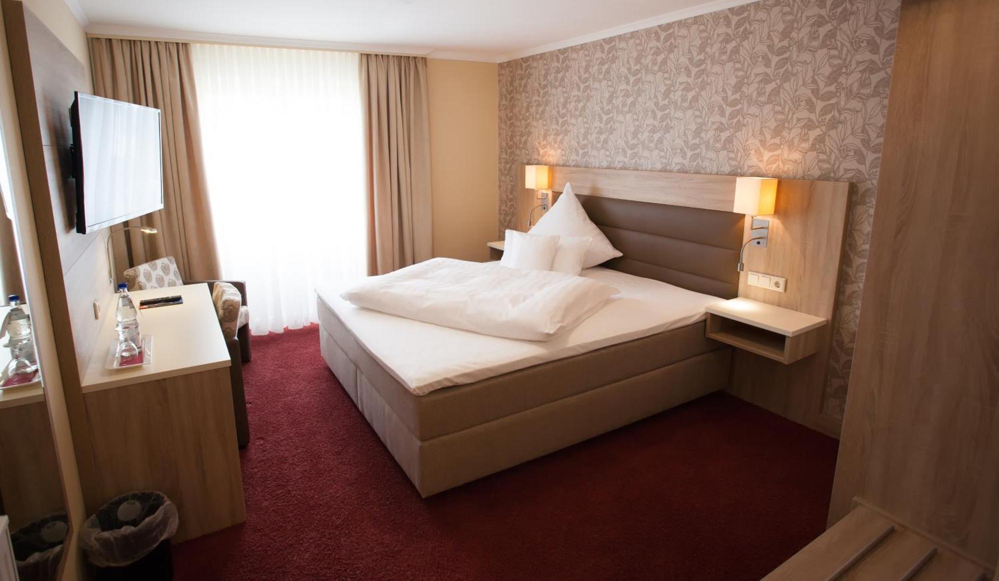 Hotel Restaurant Zur Post Lohfelden Quarto foto
